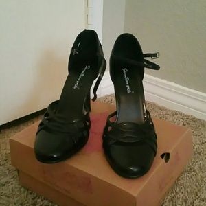 New black career heels